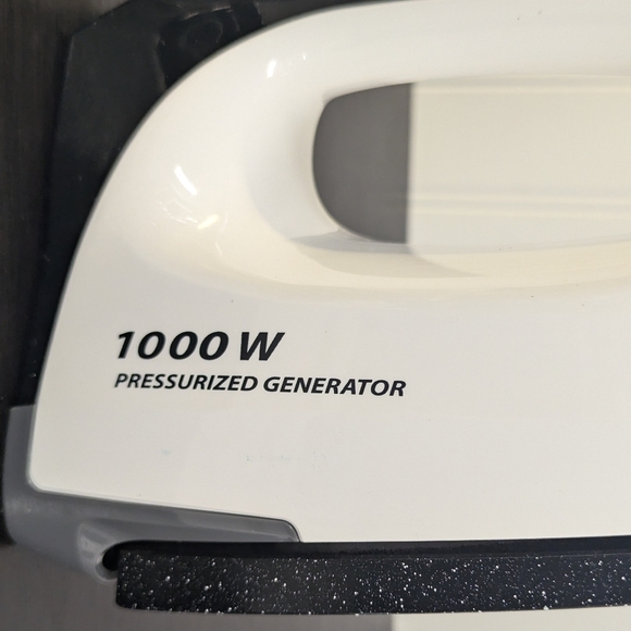 EUROSTEAM Stone Glide Model 6198 Steam Iron With Pressurized Generator1000W - Picture 10 of 11